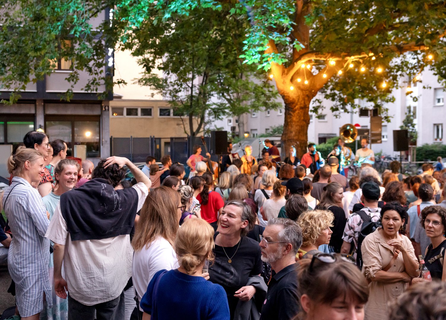 Eröffnung Schwindelfrei Festival - Tanz, Theater, Performance + – EINTANZHAUS, 09.07.2026